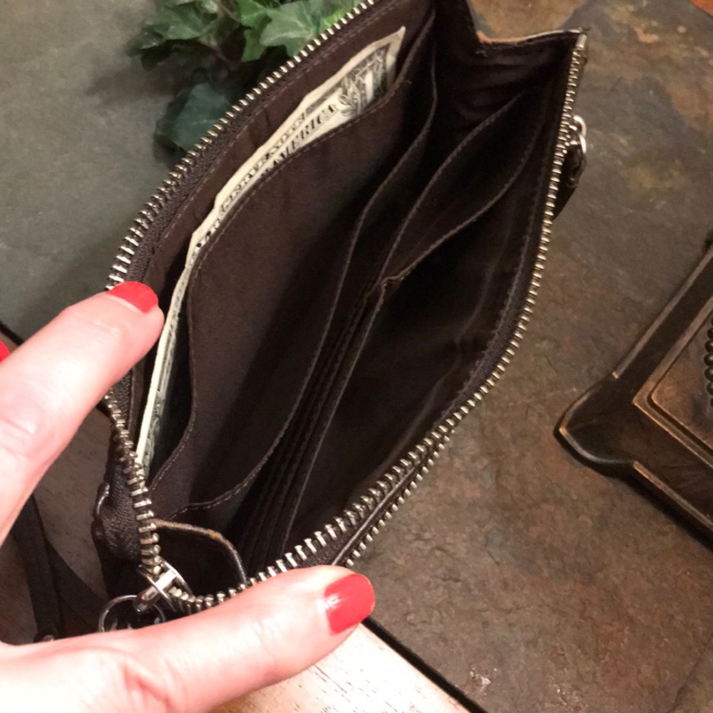 Singnature large wristlet